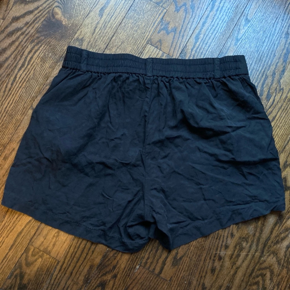 Women's Torrid Black linen blend Shorts Size 12 - Picture 2 of 5